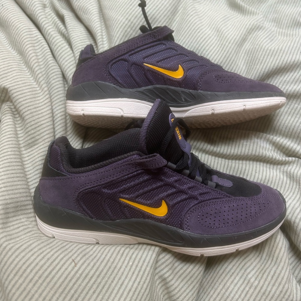 Brand New Sb 6- Nike Vertebrae SB Dark Raisin University Gold No box